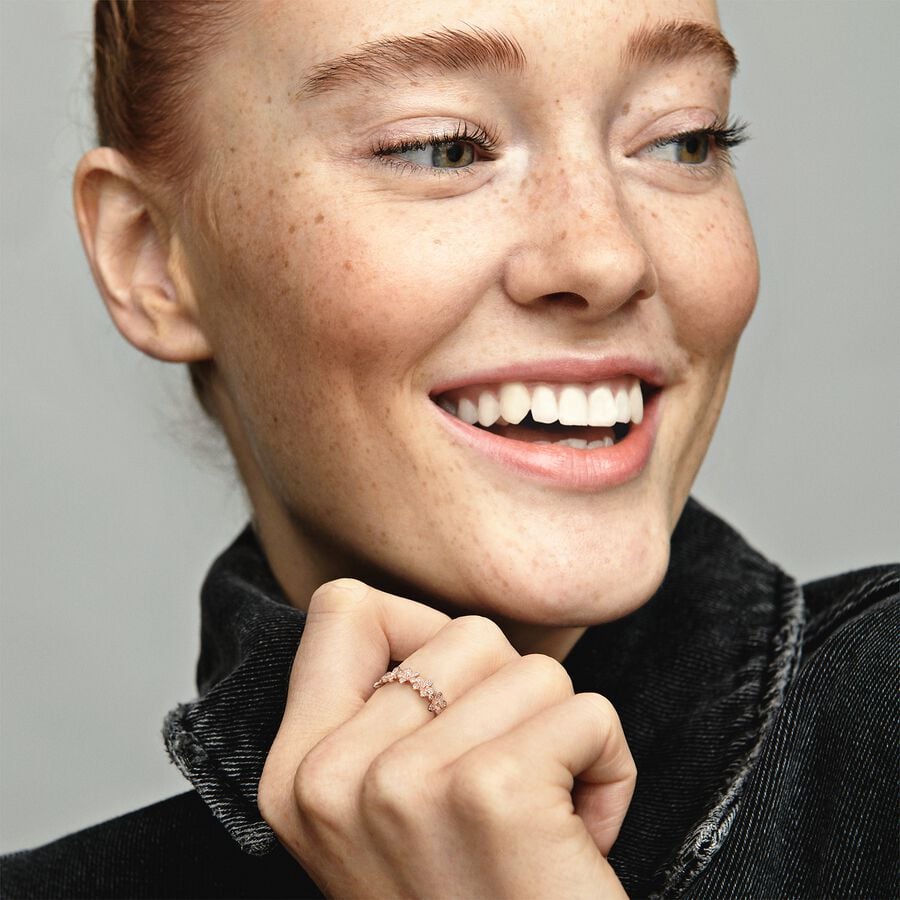 Rose Dazzling Daisy Meadow Ring
