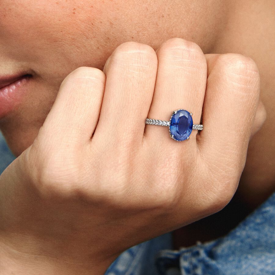 Sparkling Statement Halo Ring
