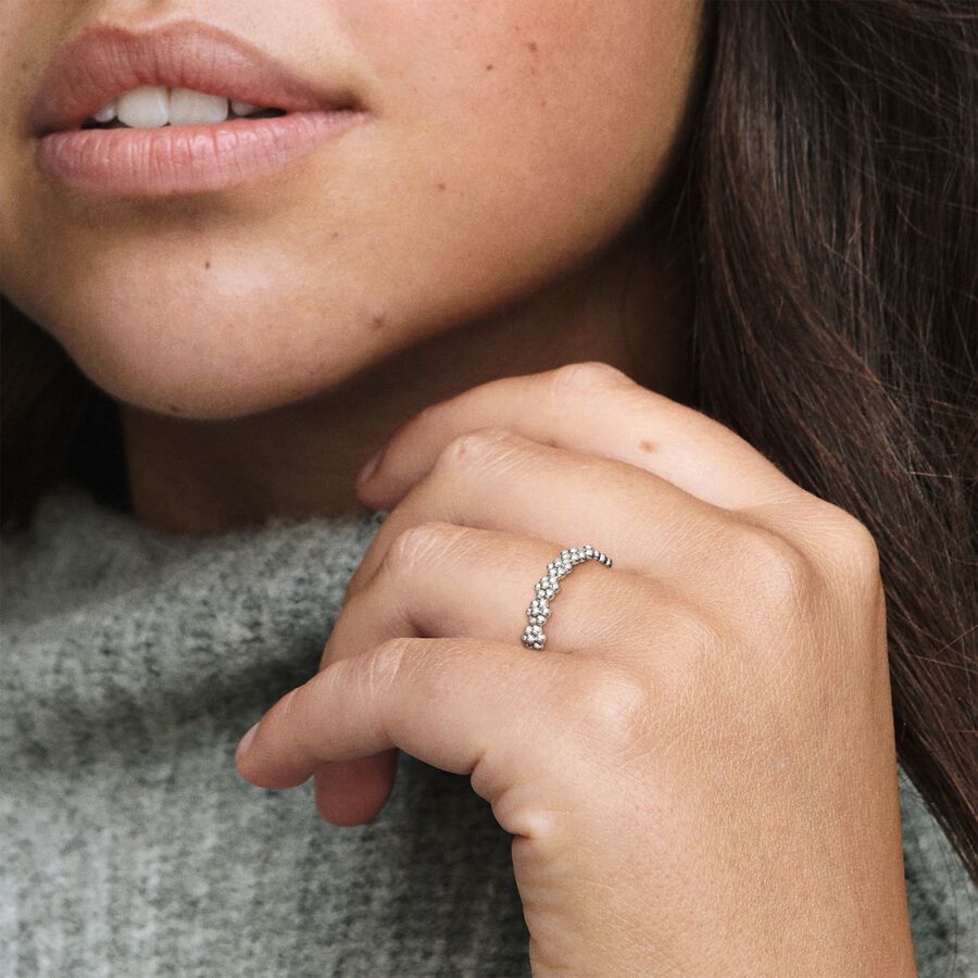Classic Daisy Flower Band Ring