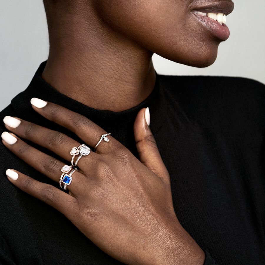 Round Sparkle Halo Ring