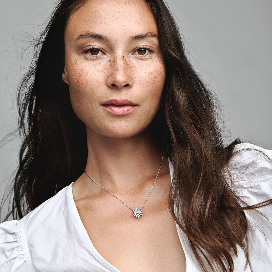 Pavé Daisy Flower Collier Necklace