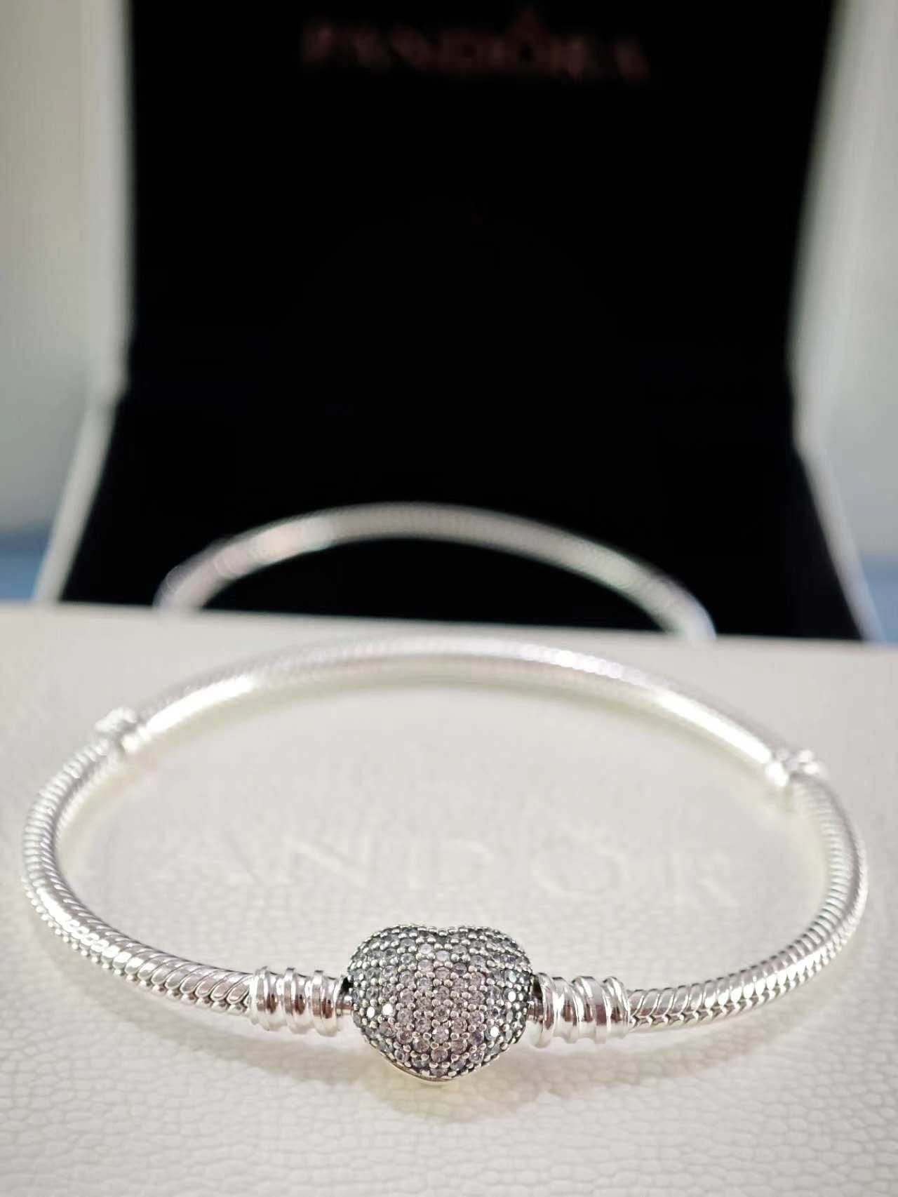 Moments Sparkling Heart Clasp Snake Chain Bracelet