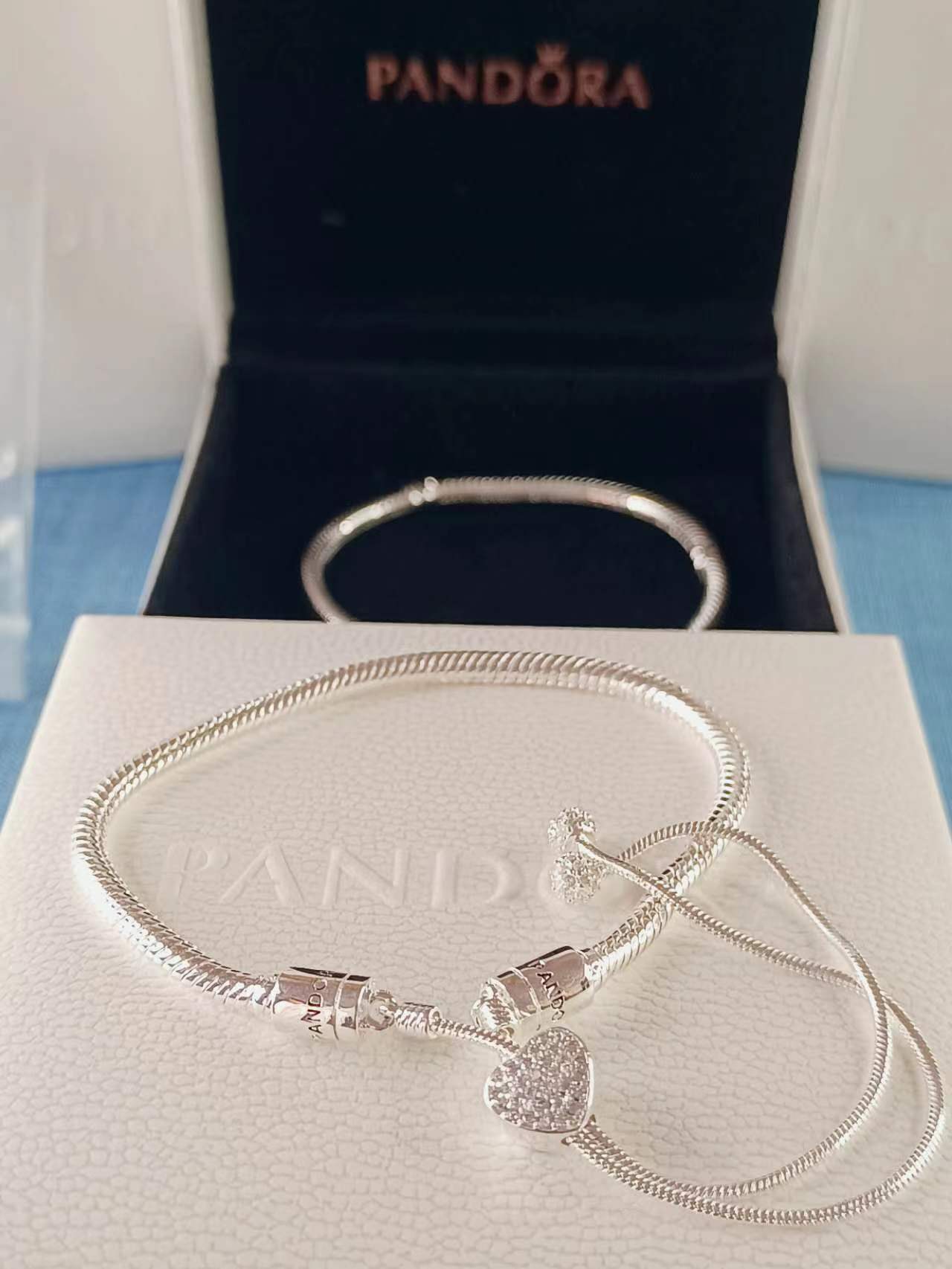 Moments Pavé Heart Clasp Snake Chain Slider Bracelet Adjustable