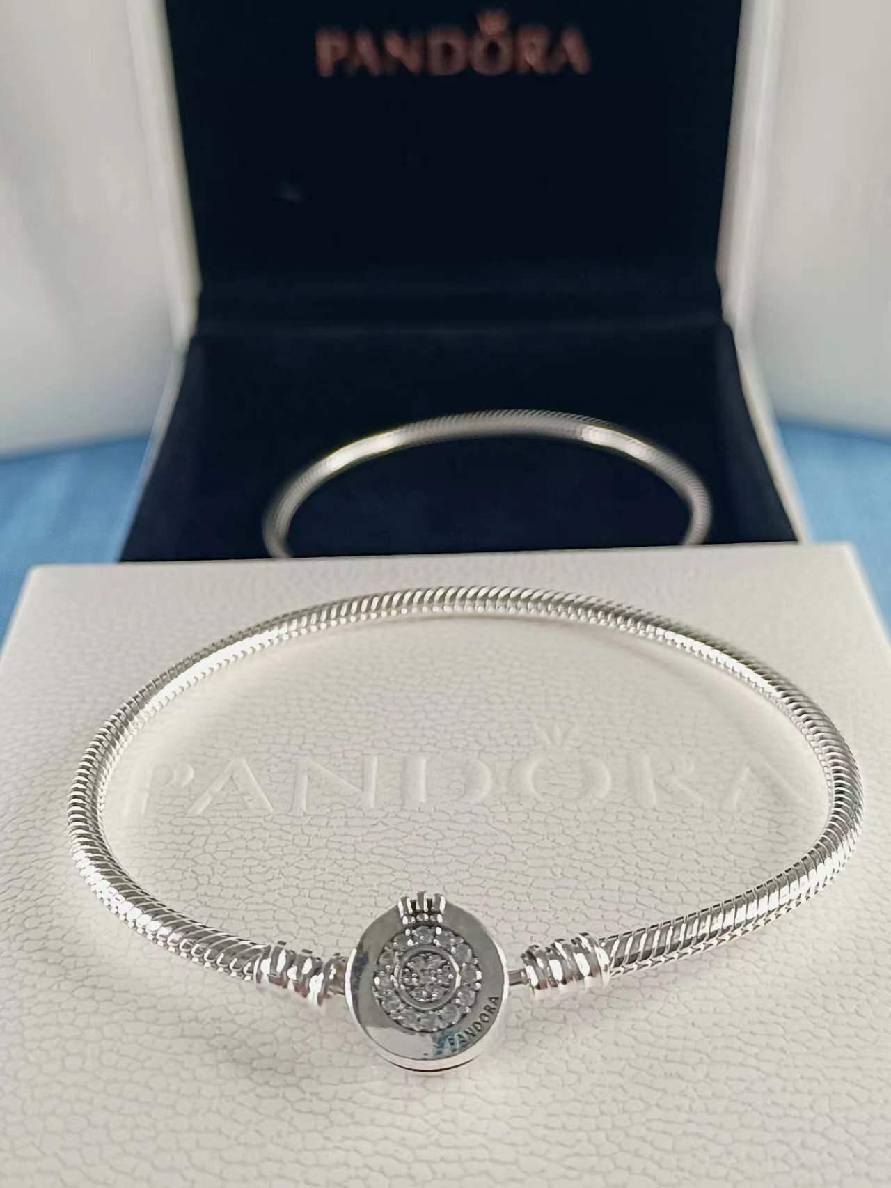 Moments Sparkling Crown O Snake Chain Bracelet