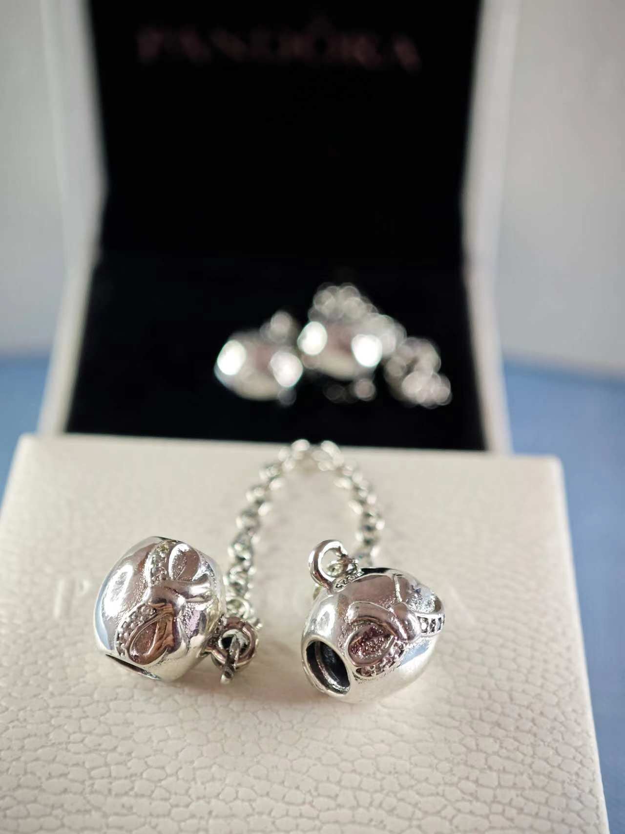 Dainty Bow Safety Chain