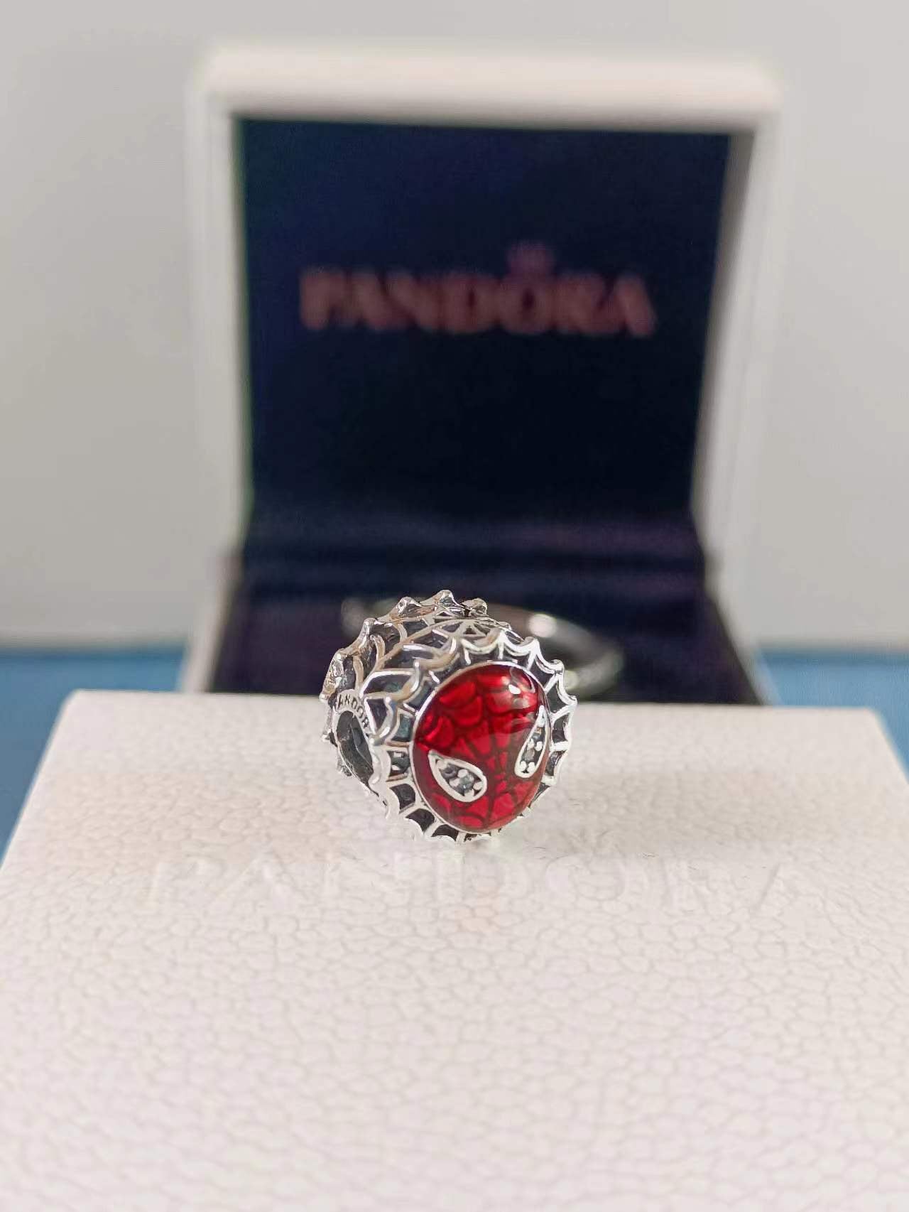 The Spidermans Mask Circle Charm