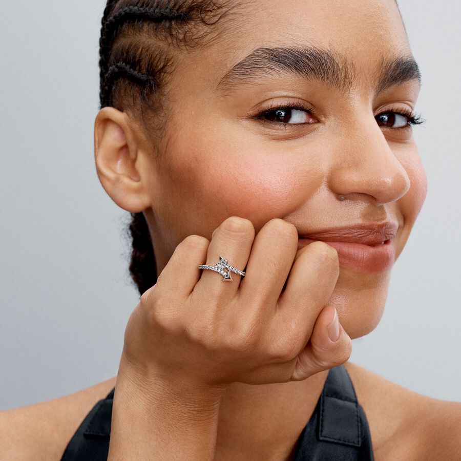 Sparkling Arrow Ring