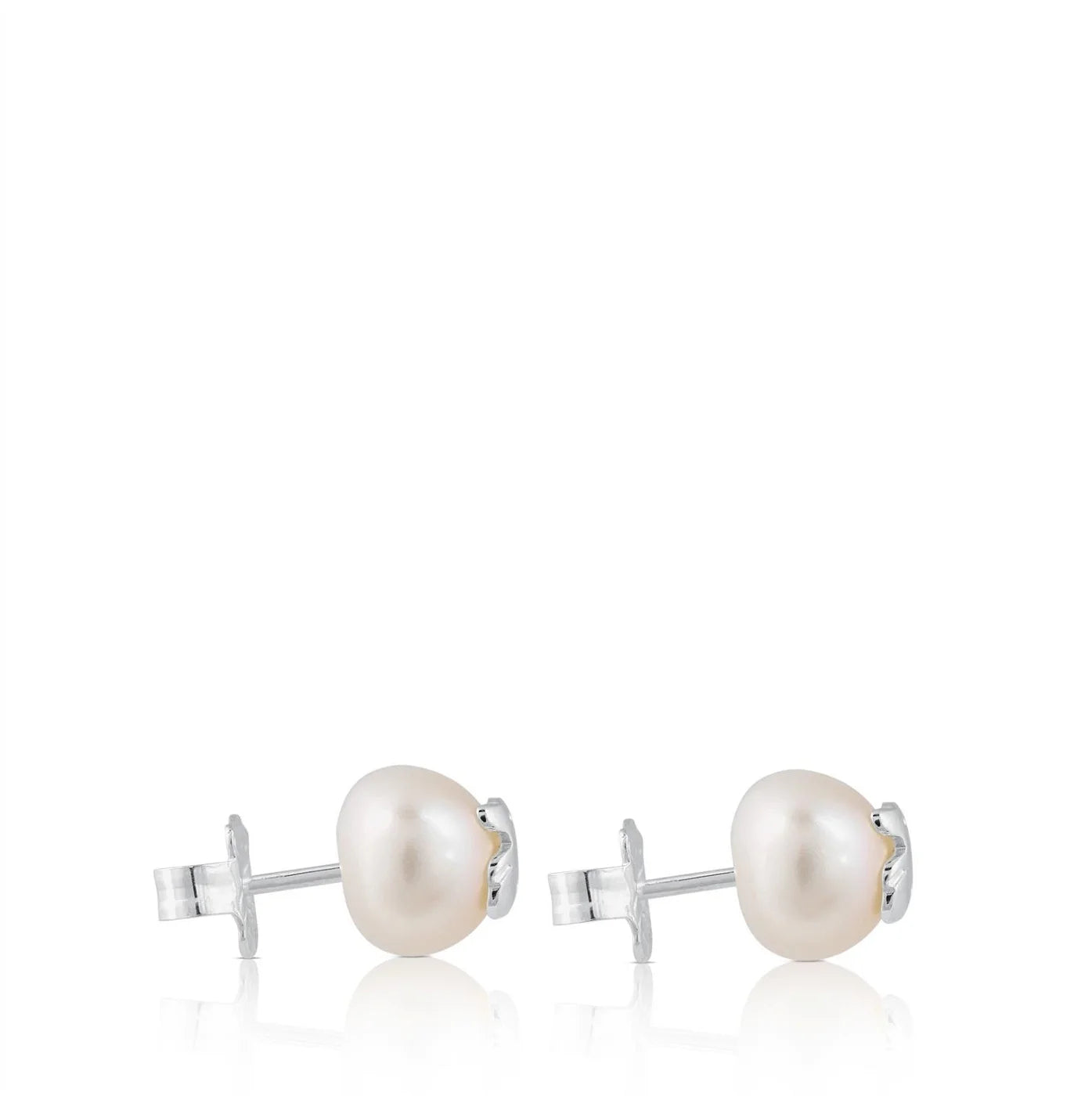 Silver Pearl Earrings with Pearl