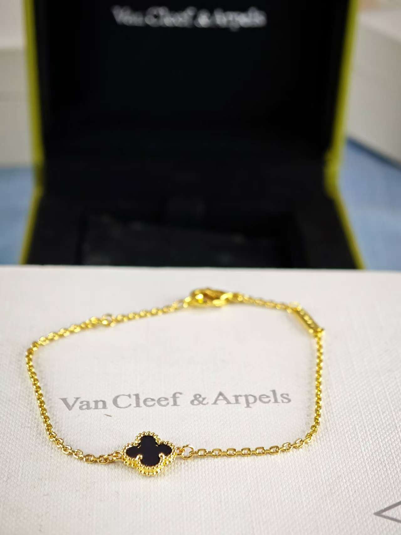 Four Leaf Clover Black Flower Sweet Alhambra Bracelet Gold Plated