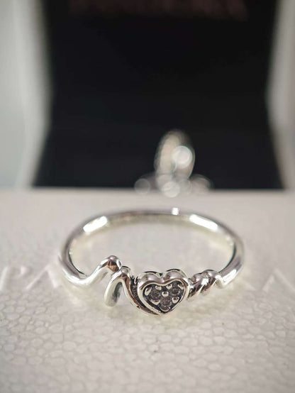Mum Pavé Heart Ring