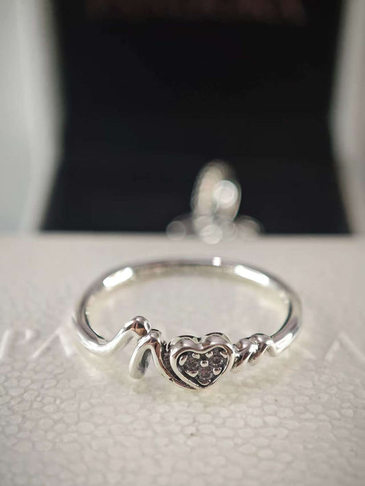 Mum Pavé Heart Ring