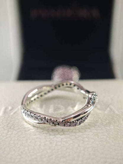 Sparkling Intertwined Wave Ring