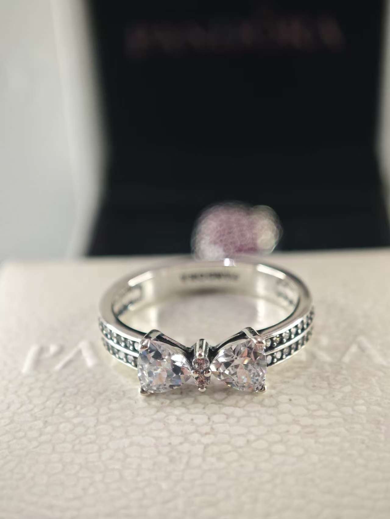 Sparkling Bow Double-row Ring