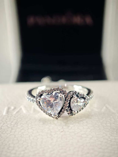 Sparkling Halo Hearts Ring