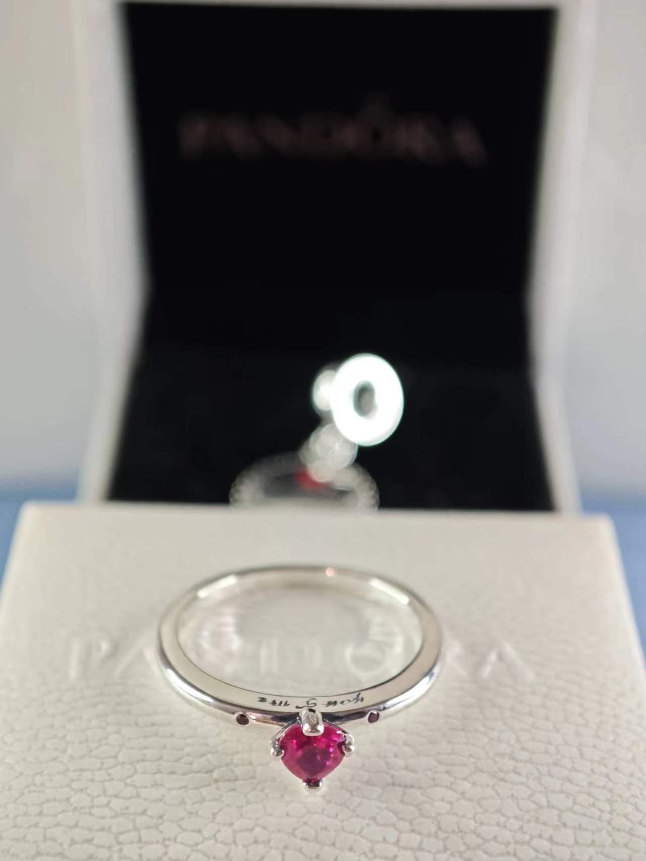 Sparkling Red Heart Ring
