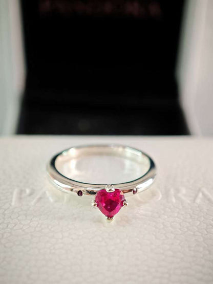 Sparkling Red Heart Ring