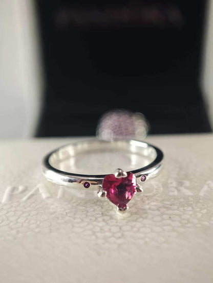 Sparkling Red Heart Ring
