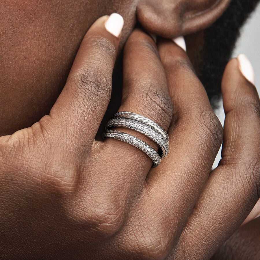 Triple Band Pavé Snake Chain Pattern Ring