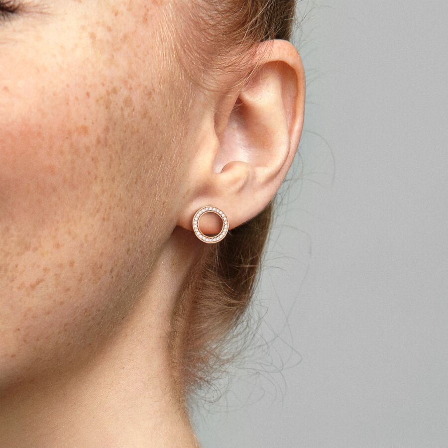 Sparkling Circle Stud Earrings Rose gold plated
