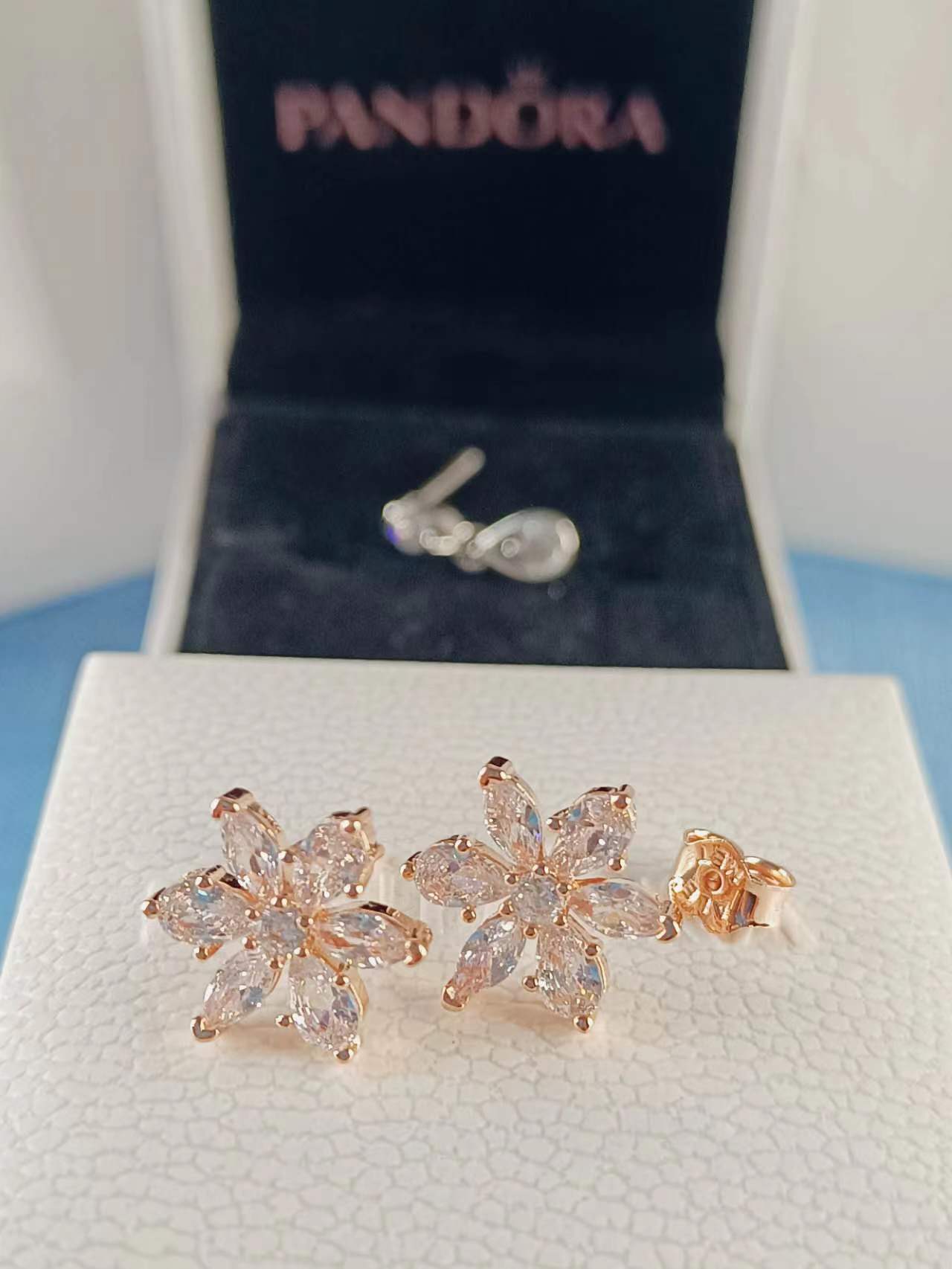 Sparkling Herbarium Cluster Stud Earrings