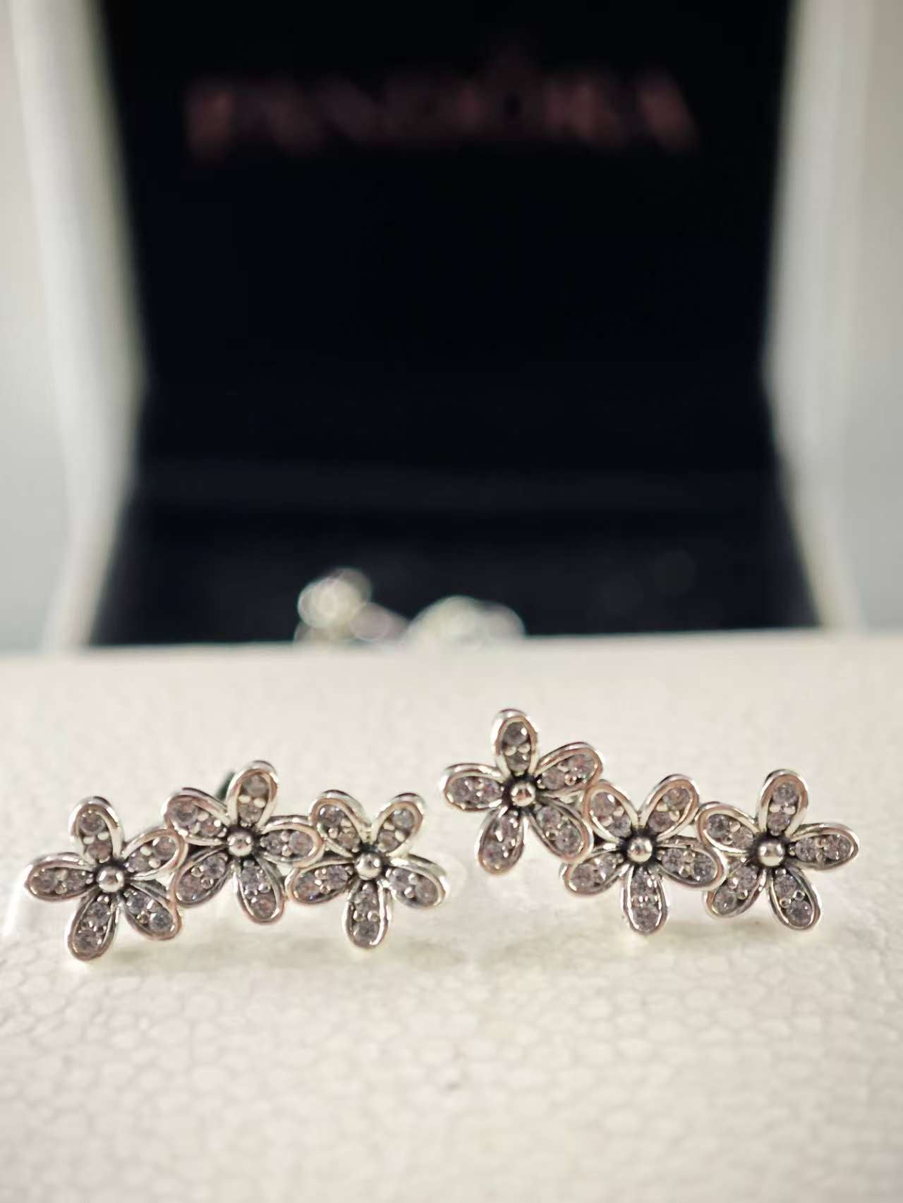 Daisy Flower Stud Earrings