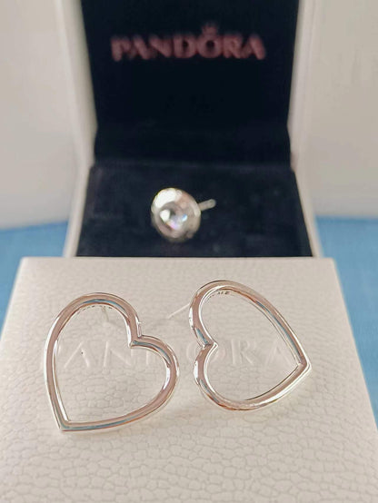 Front-facing Heart Stud Earrings