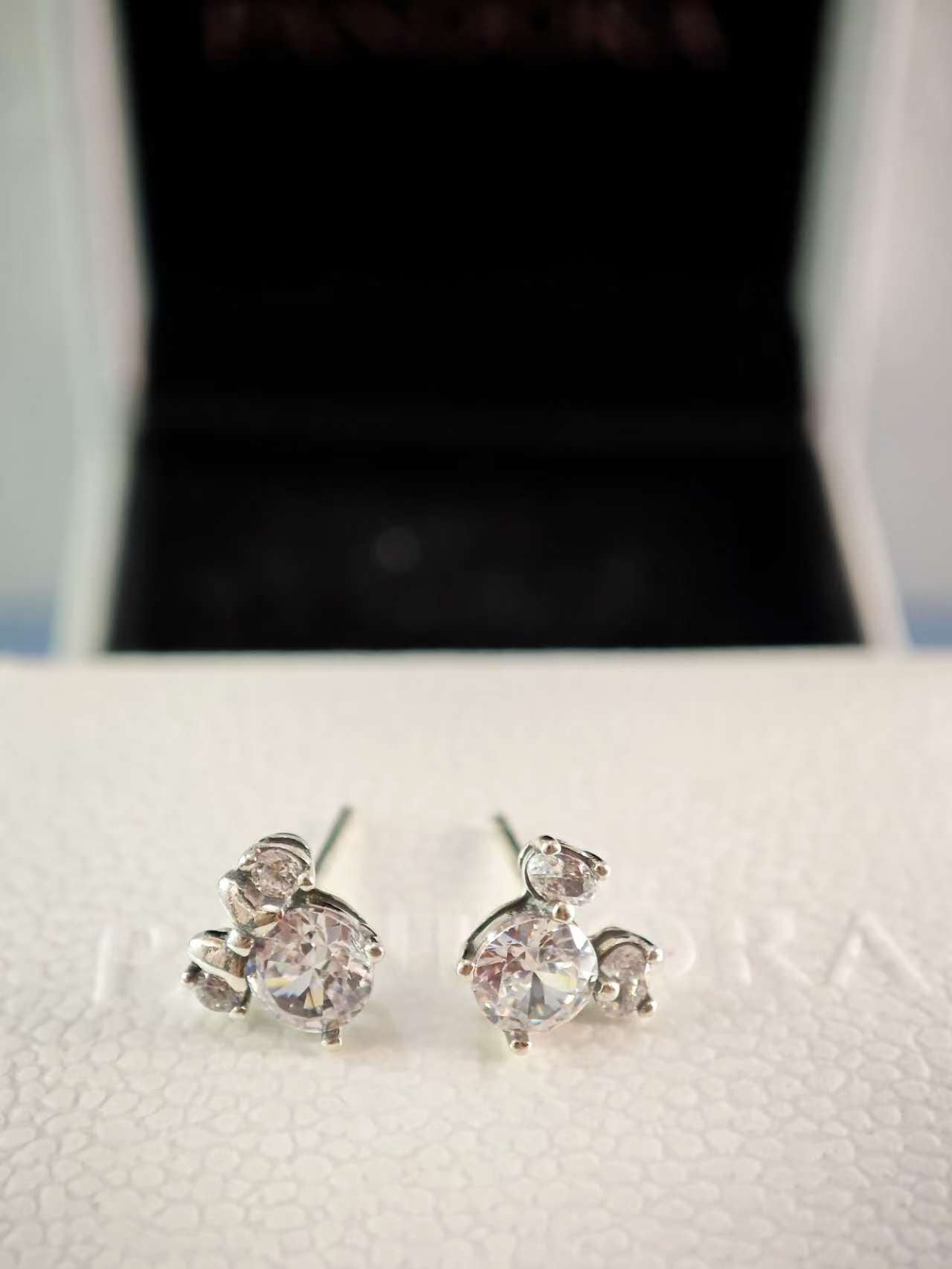 Mickey Mouse & Minnie Mouse Sparkling Stud Earrings