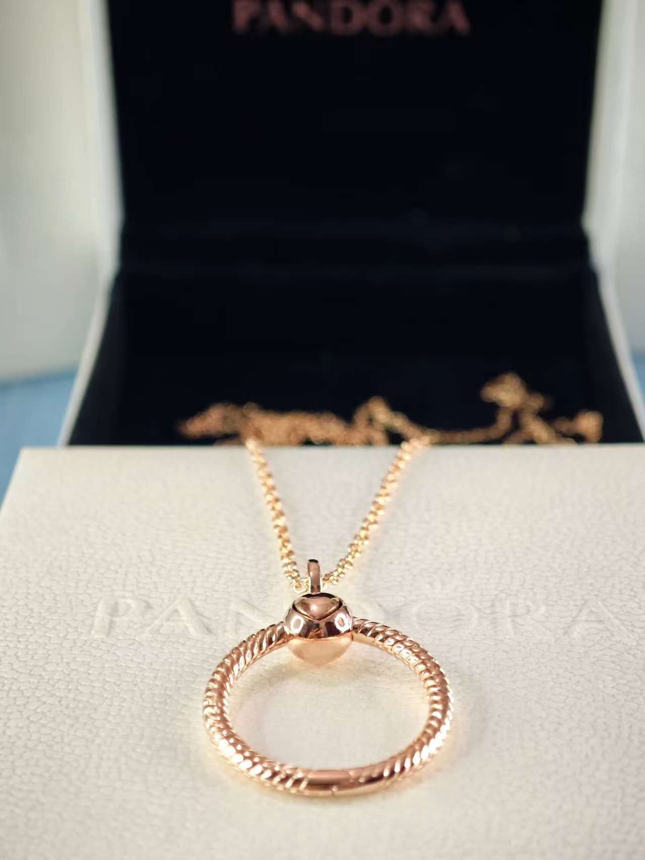 Moments Rose Small O Pendant
