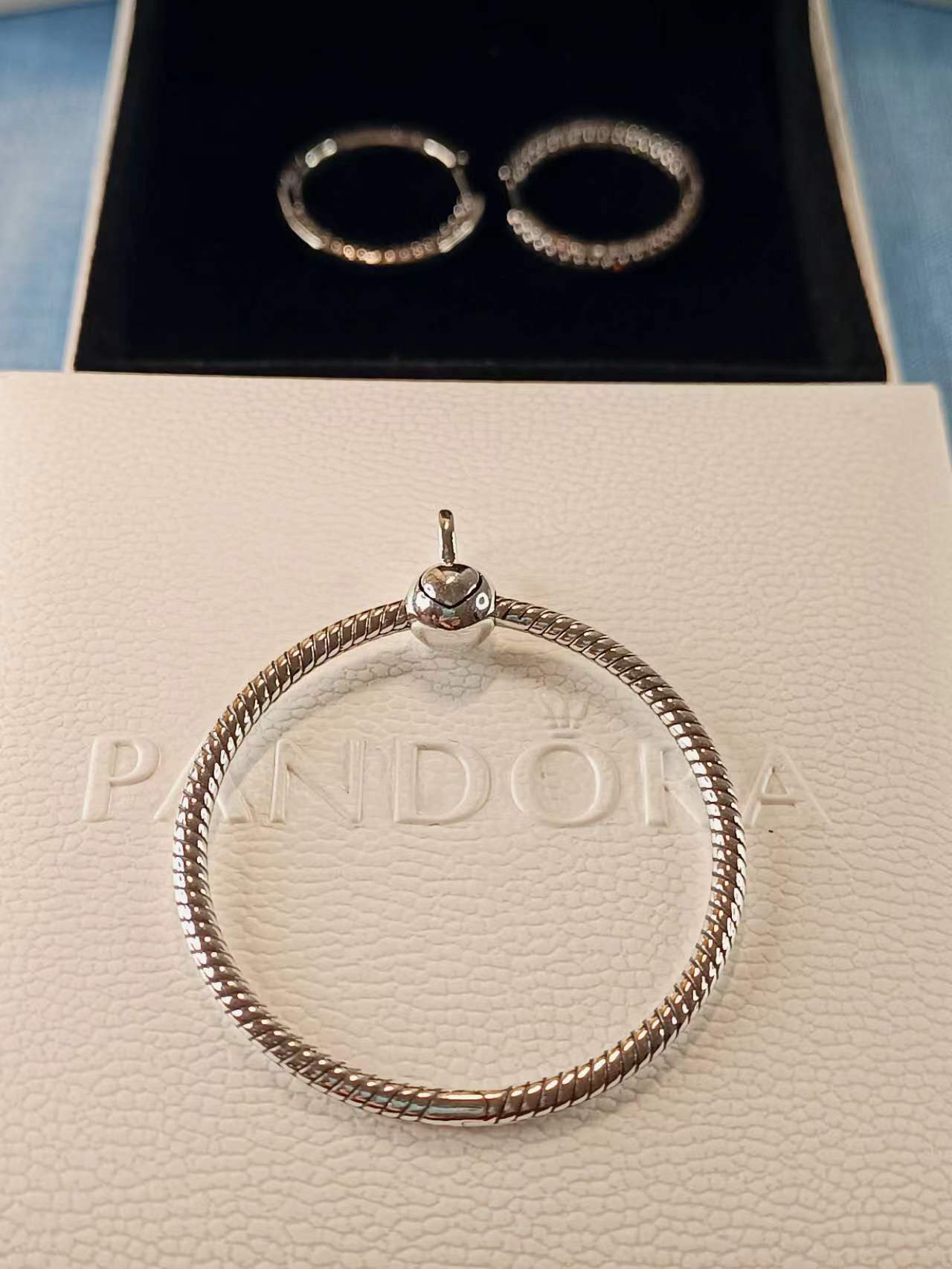 Silver Large O Charm Carrier