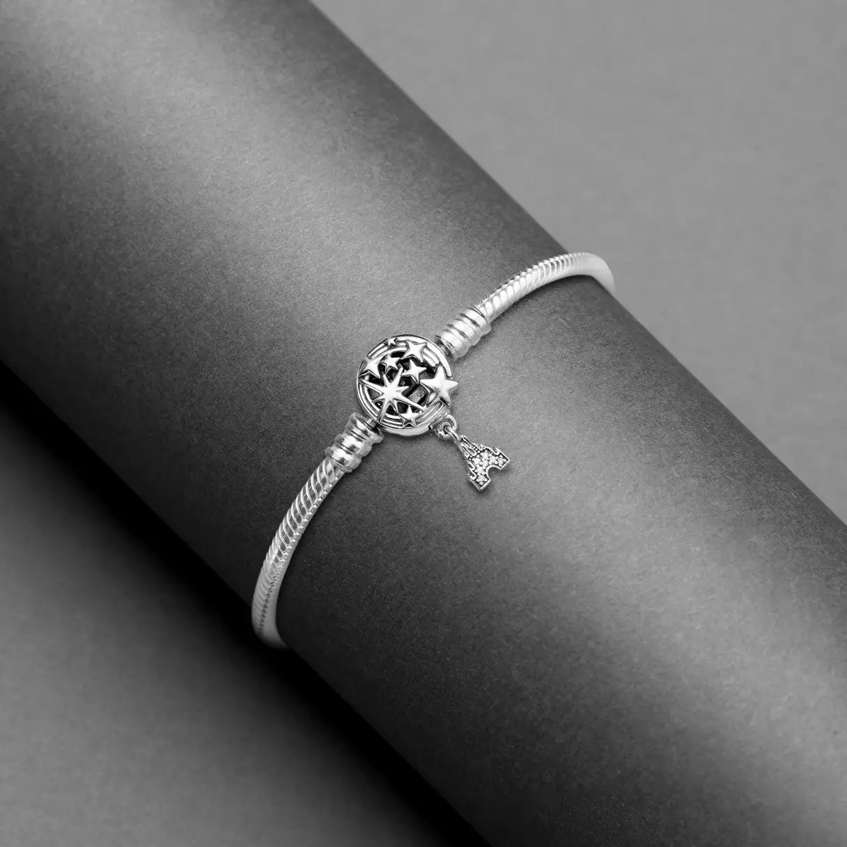 Disney Parks Fantasyland Castle Shooting Star Snake Chain Bracelet