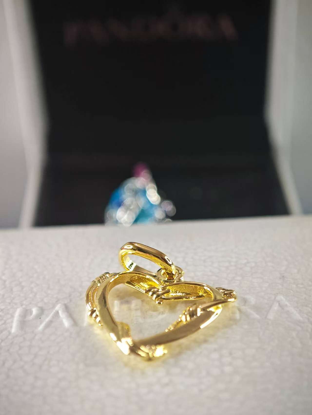Gold-Plated Wire Heart Dangle Charm