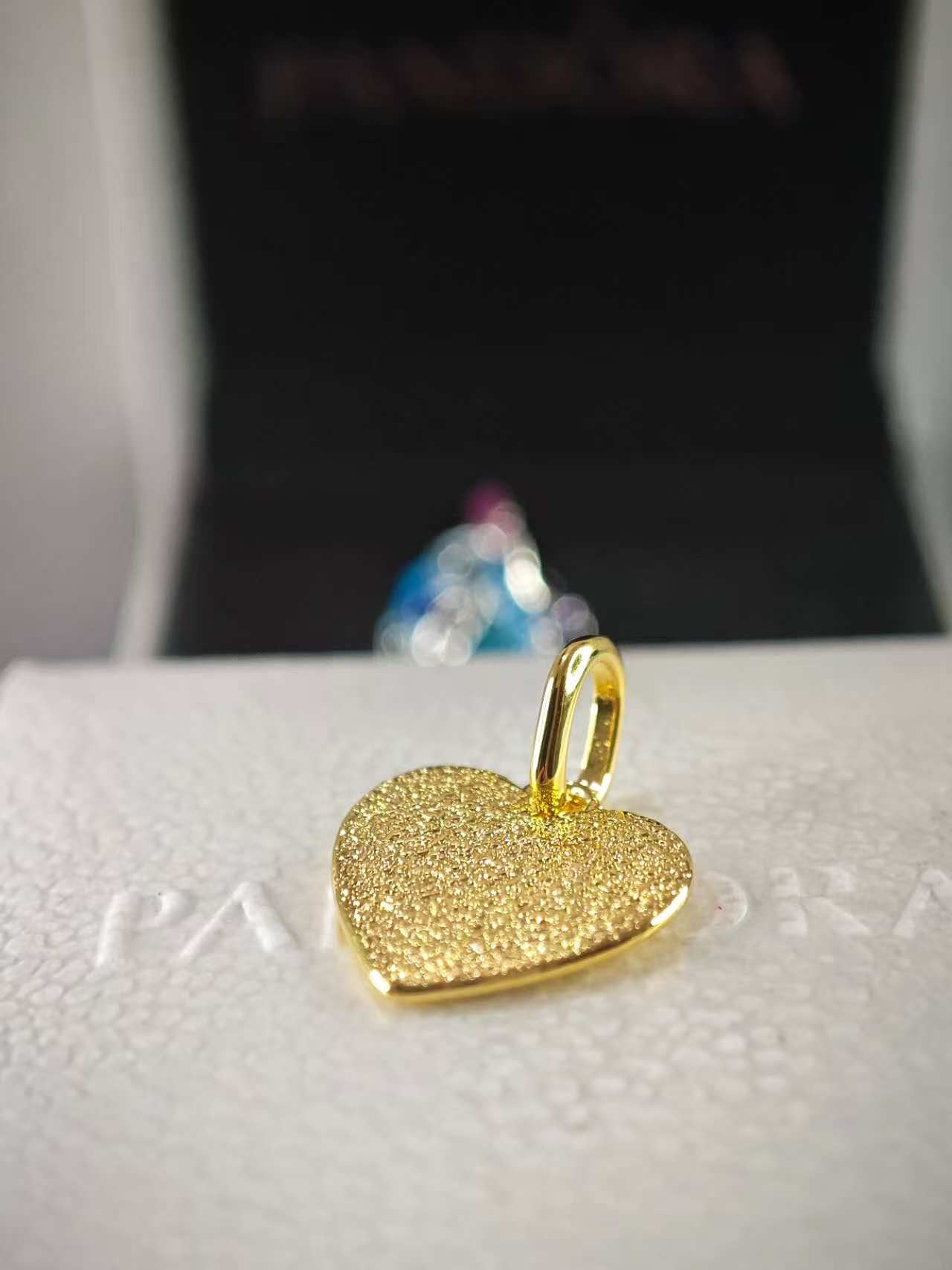 Engravable Heart Medallion Charm Gold Plating