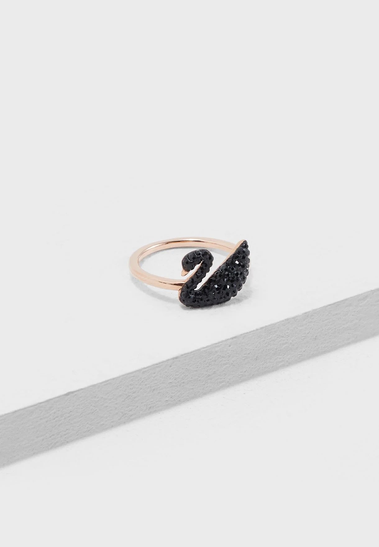 Iconic Swan Ring Rose Gold Plated