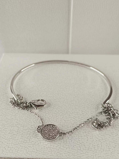 Ginger Bangle, White, Rhodium Plating 5.9/4.5 cm