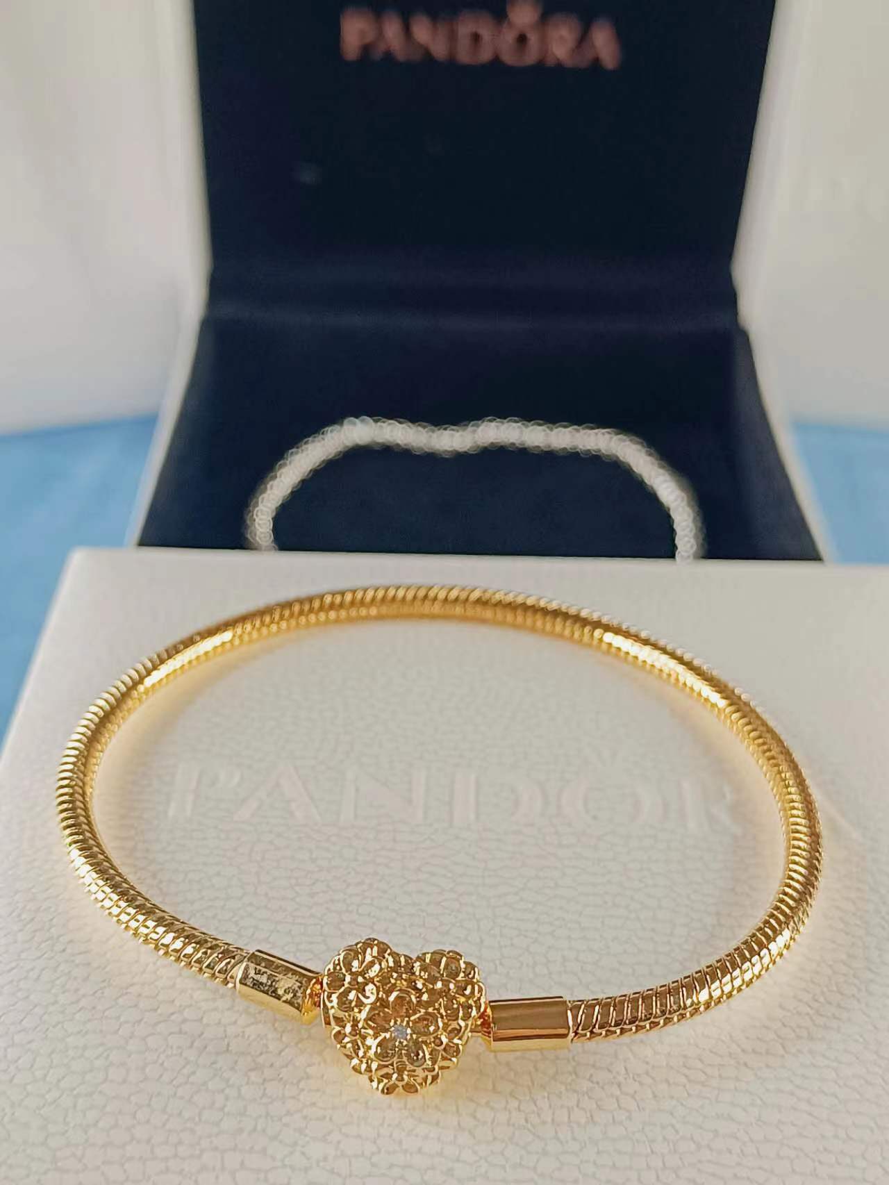 My Daisy Heart Clasp Snake Chain Bracelet