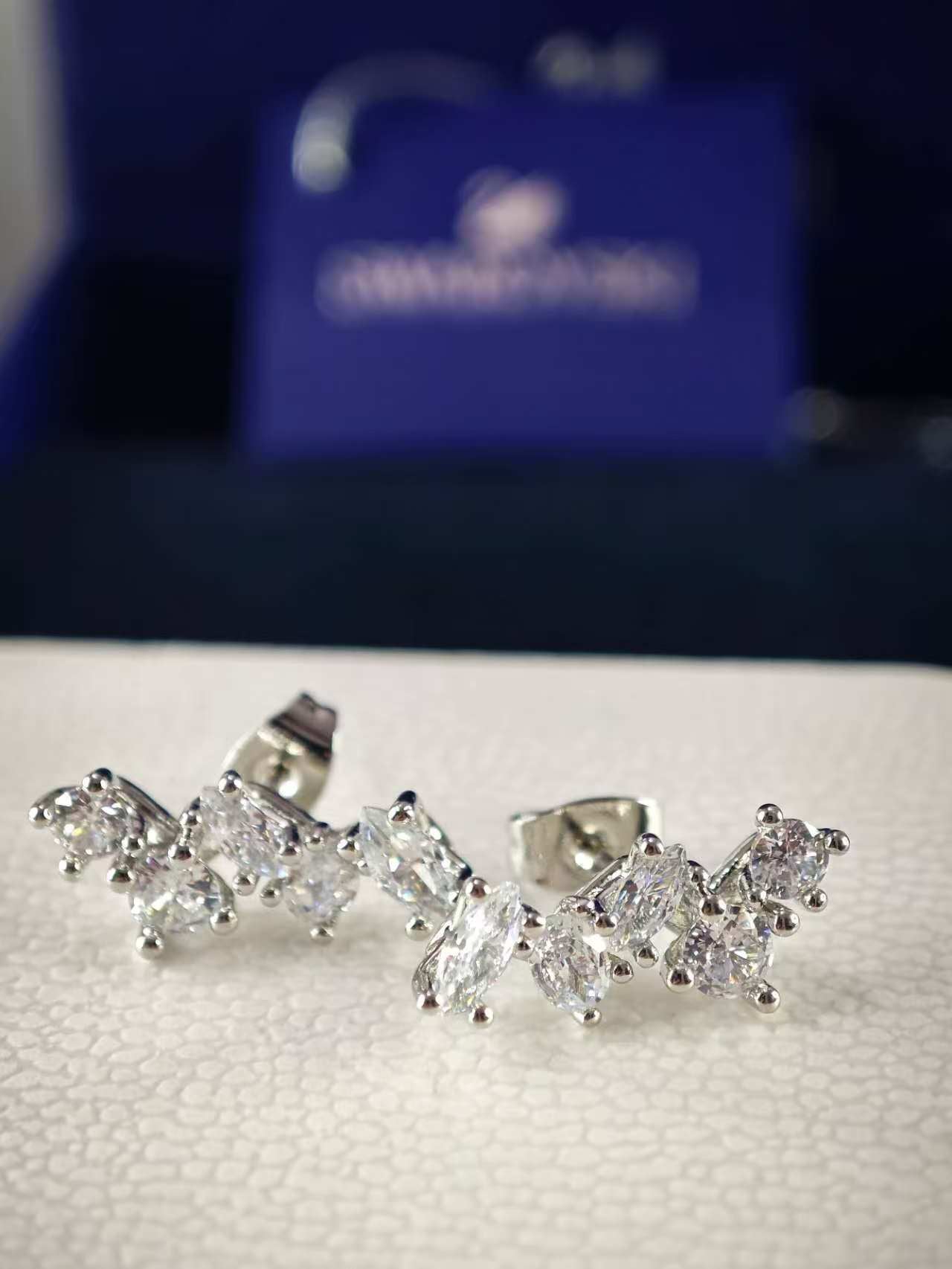 Galaxy ear cuffs, Lab-grown diamonds, Mixed shapes, white gold