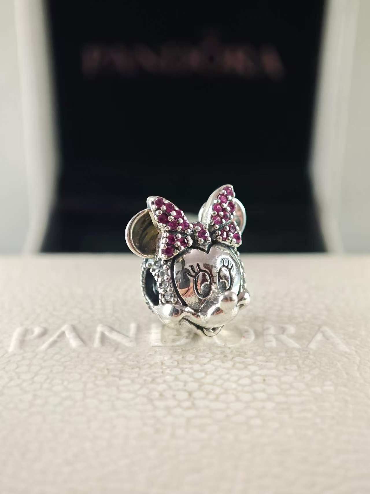 Disney Minnie Mouse Pink Pavé Bow Clip Charm
