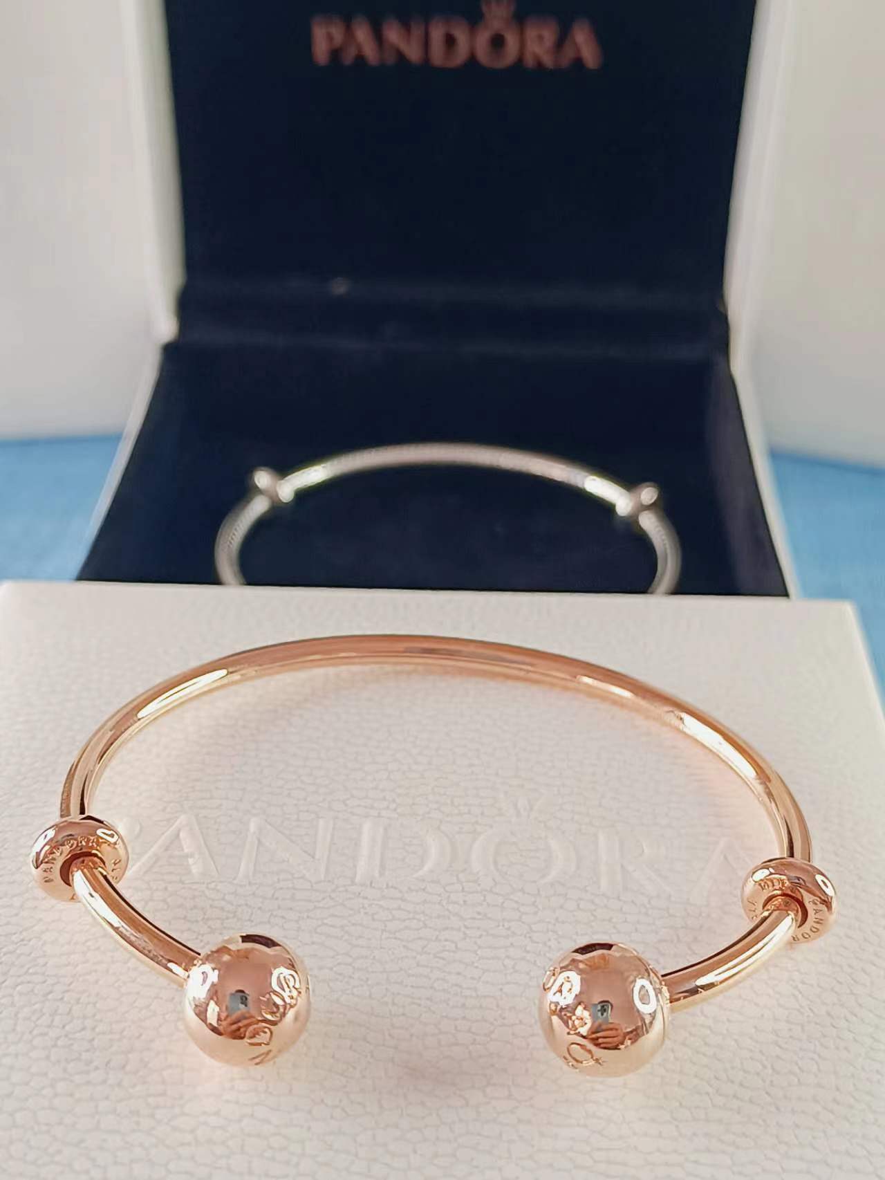Moments Open Bangle Rose gold plated