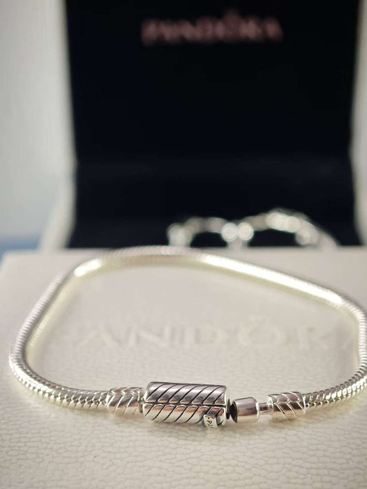 Easy-Close Magnetic Clasp Snake Chain Bracelet