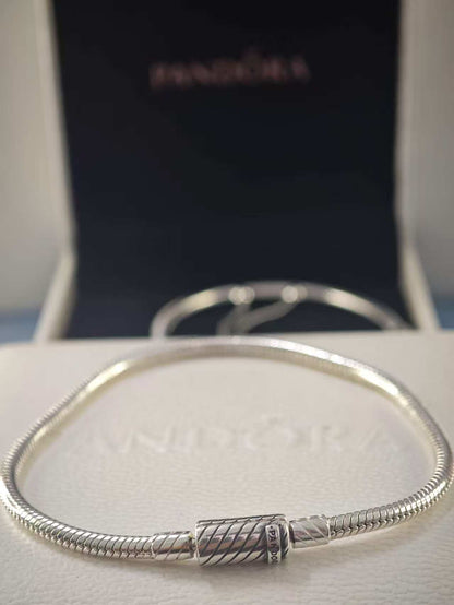 Easy-Close Magnetic Clasp Snake Chain Bracelet