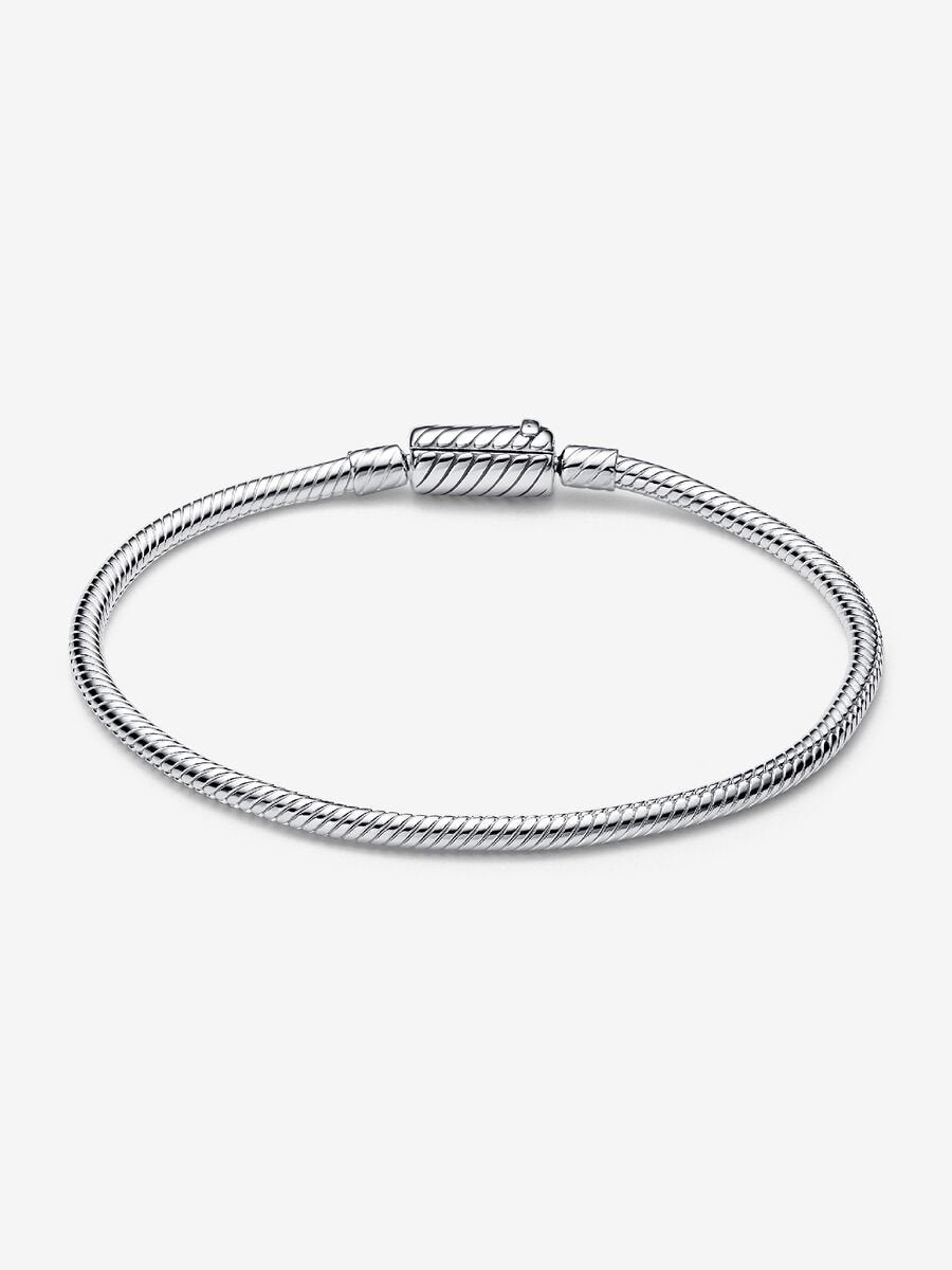 Easy-Close Magnetic Clasp Snake Chain Bracelet
