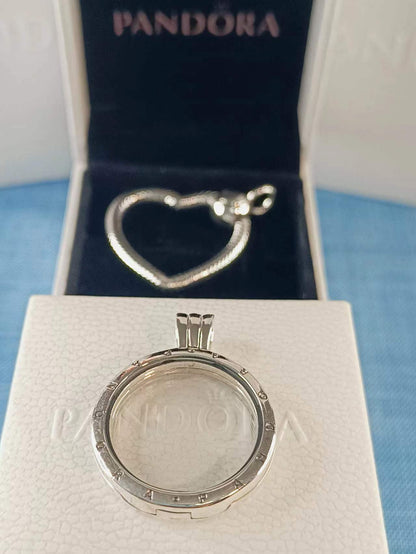 Medium Floating Locket