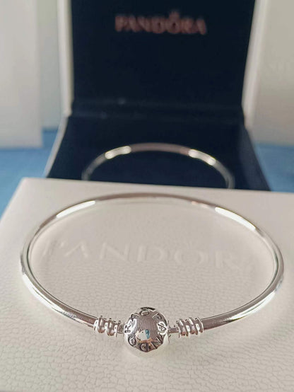 Moments Bangle Sterling silver