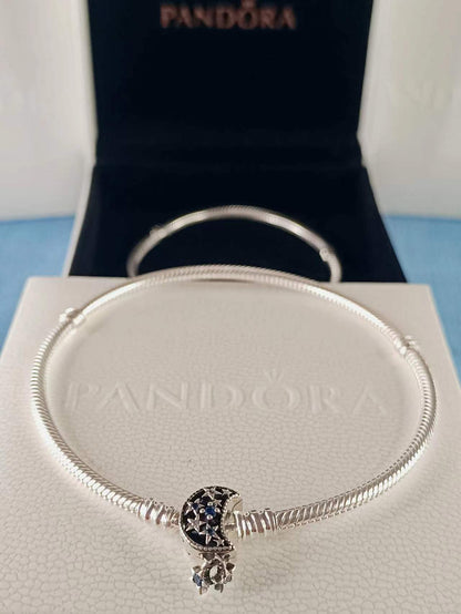 Moments Sparkling Moon Clasp Snake Chain Bracelet