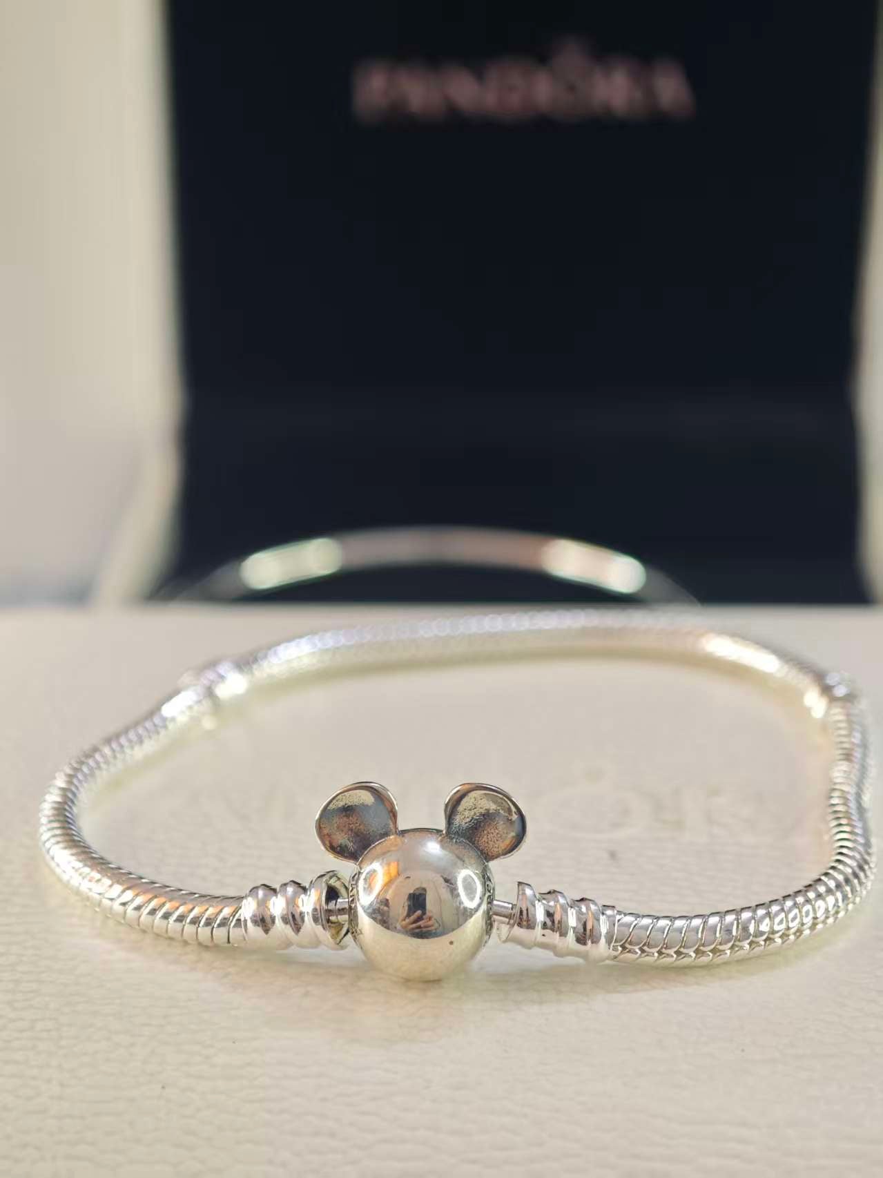 Mickey Mouse Clasp Moments Snake Chain Bracelet