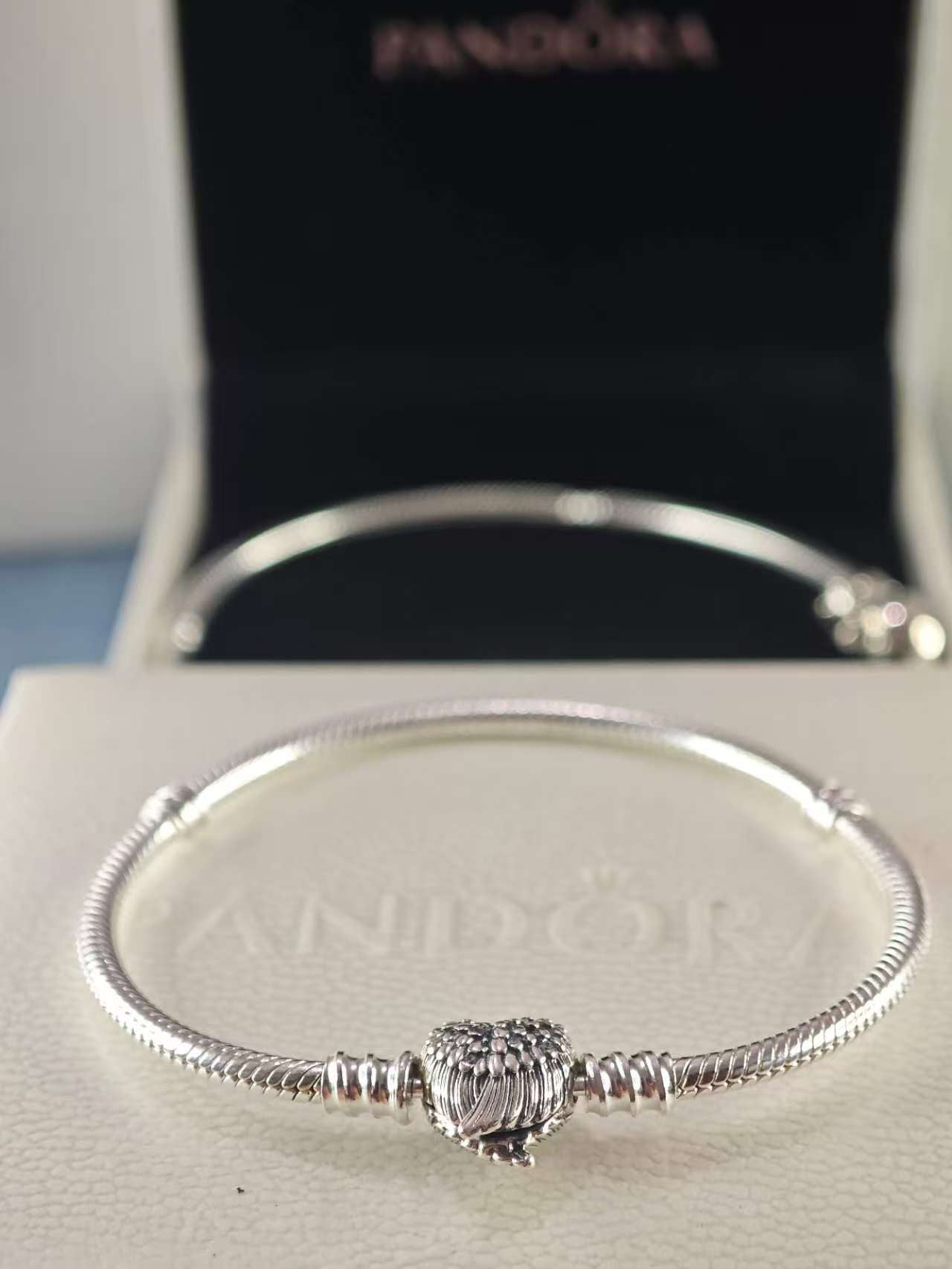 Heart Wings Clasp Snake Chain Bracelet