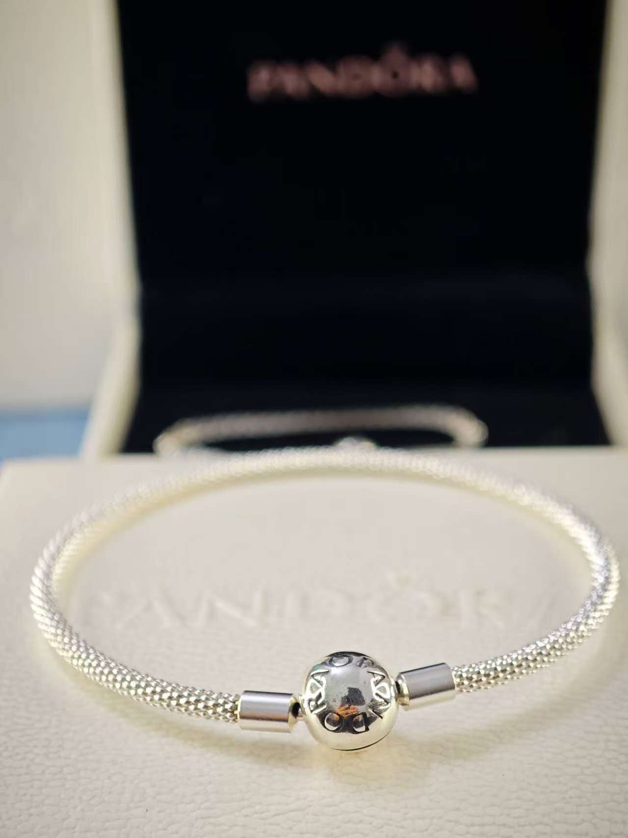 Moments Mesh Bracelet