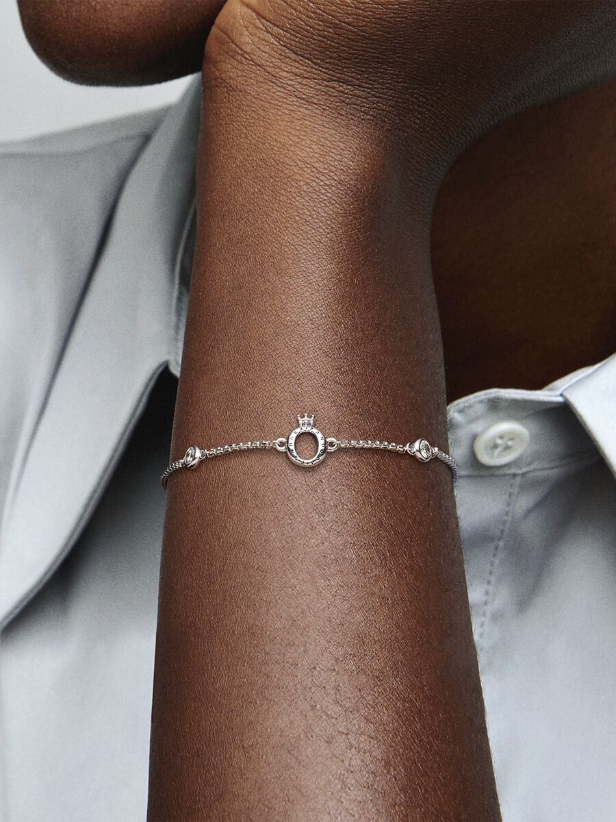 Sparkling Crown O Chain Bracelet
