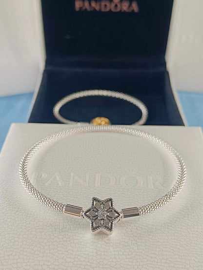 Bright Snowflake Mesh Bracelet