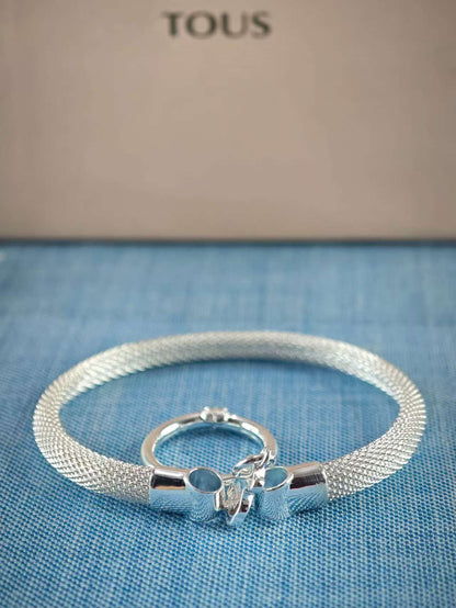 Medium Hold Silver Bracelet